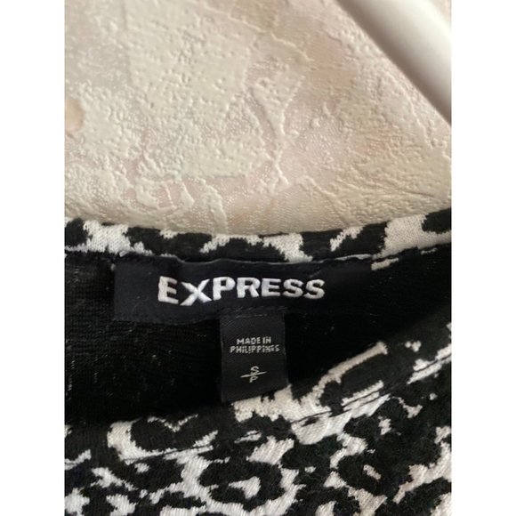 Express women’s small long sleeve black / white animal print top - Picture 4 of 6